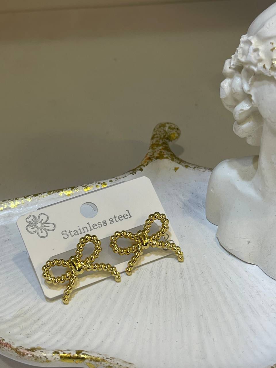 Dainty Fiyonka Studs