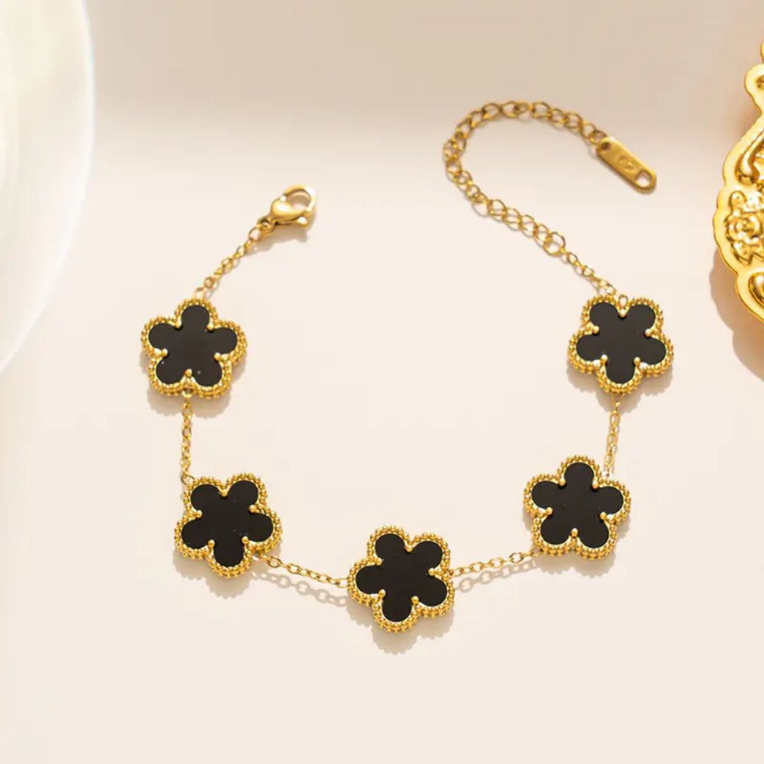 Elegant Clover Bracelet