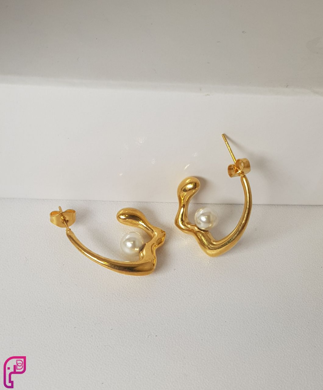 Wave Pearl Hoops