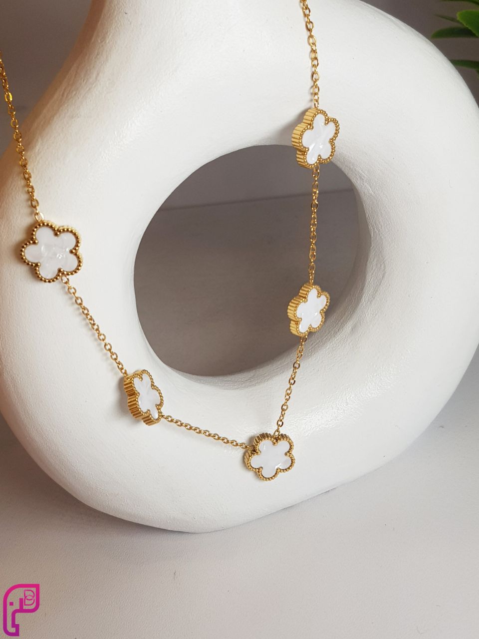 Van Cleef Flower Necklace