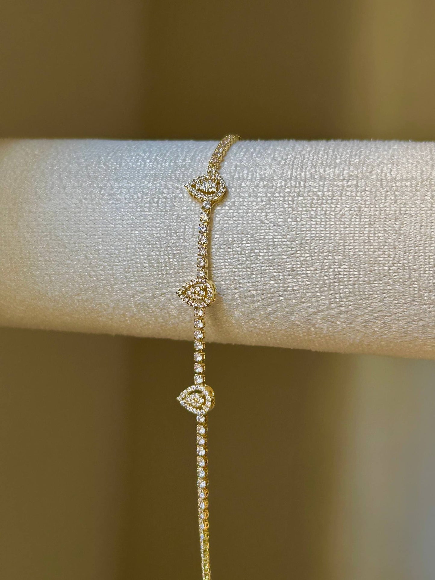 Teardrop Glamour Bracelet