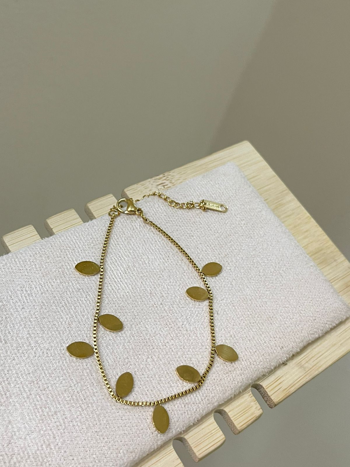 Dainty Leaf Chain