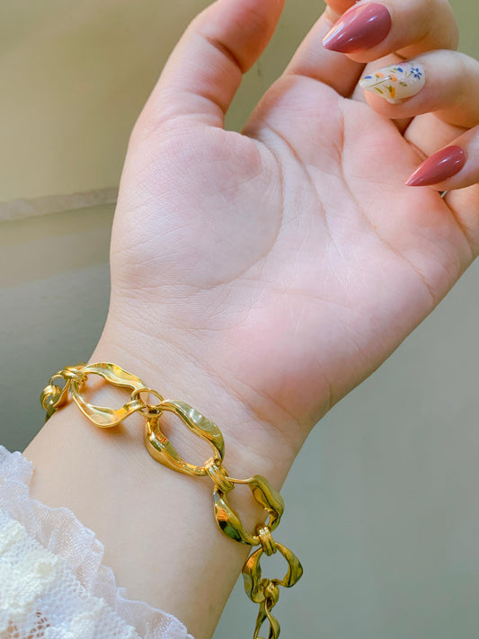 Sculpted Link Bracelet✨