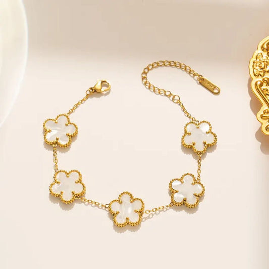 Elegant Clover Bracelet