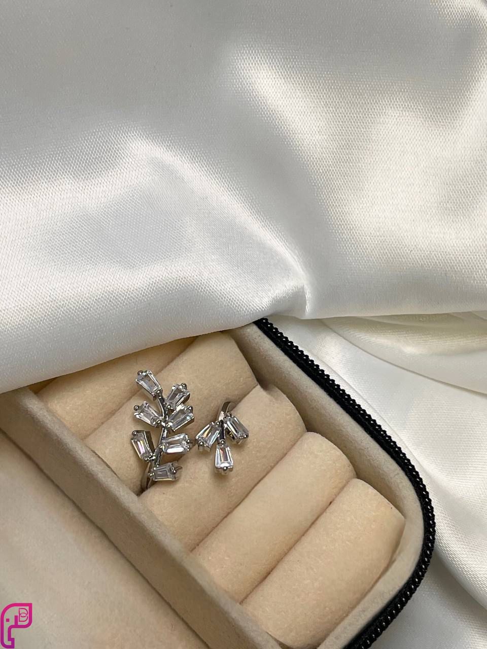 Frosted Leaf Ring