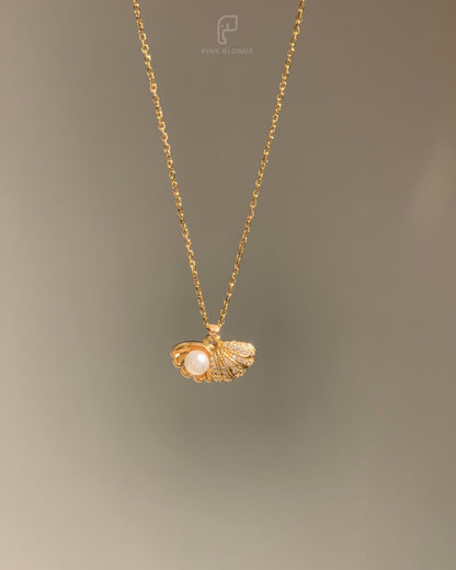 Pearl Clam Shell Necklace