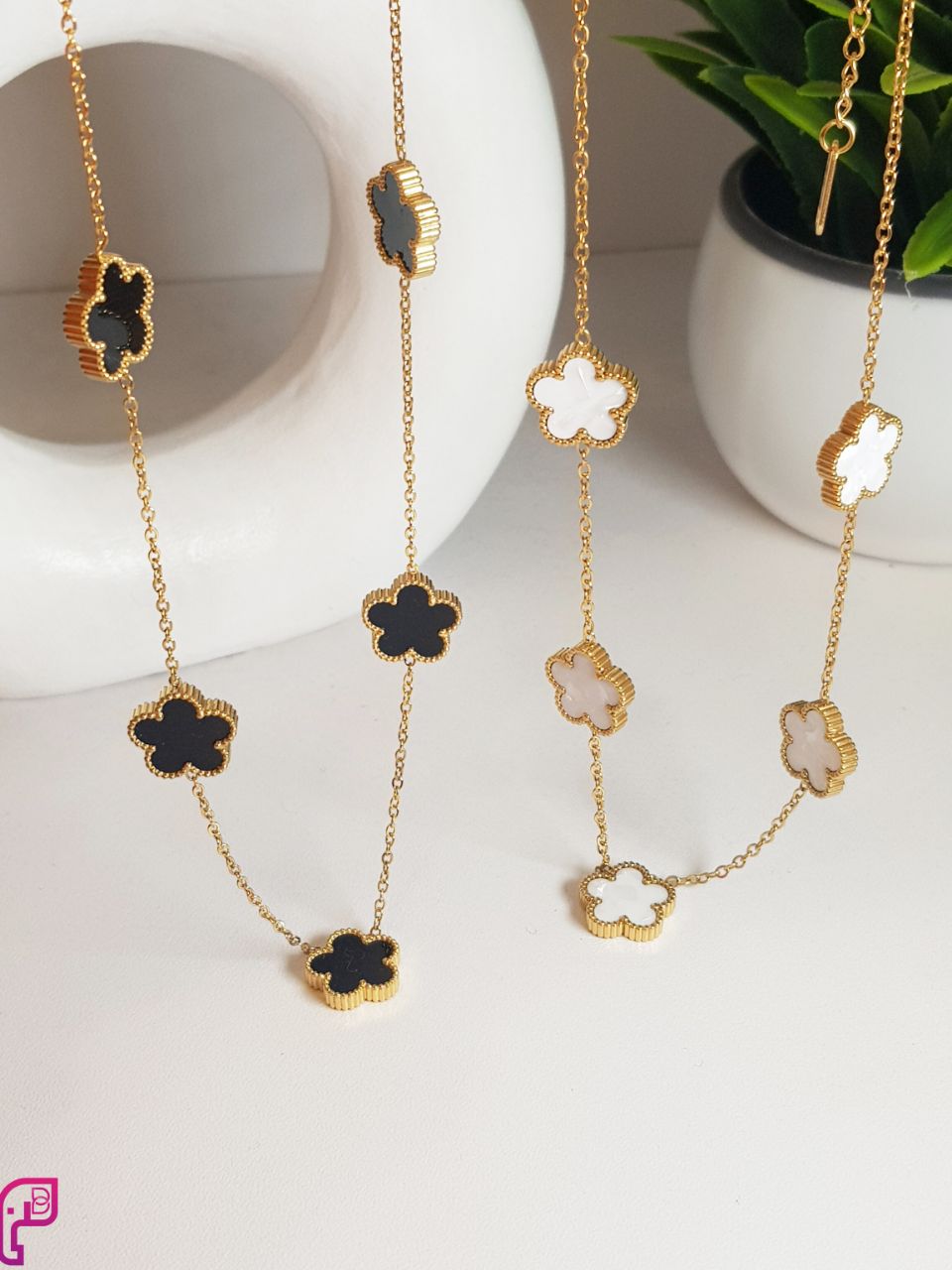 Van Cleef Flower Necklace