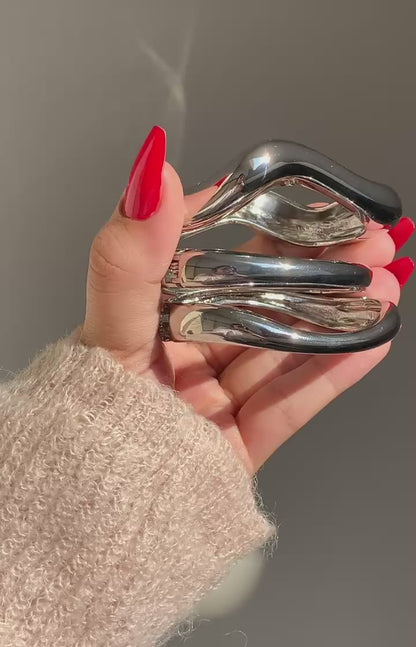 Modern Wave Bangle