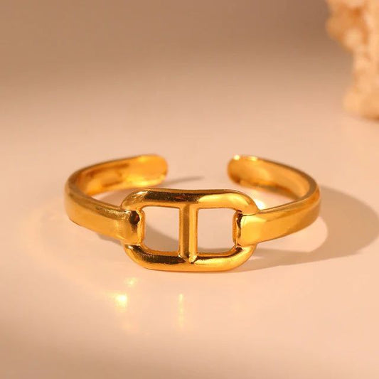 Golden Link Ring