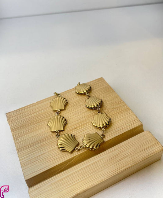 Golden Beach Shells Bracelet