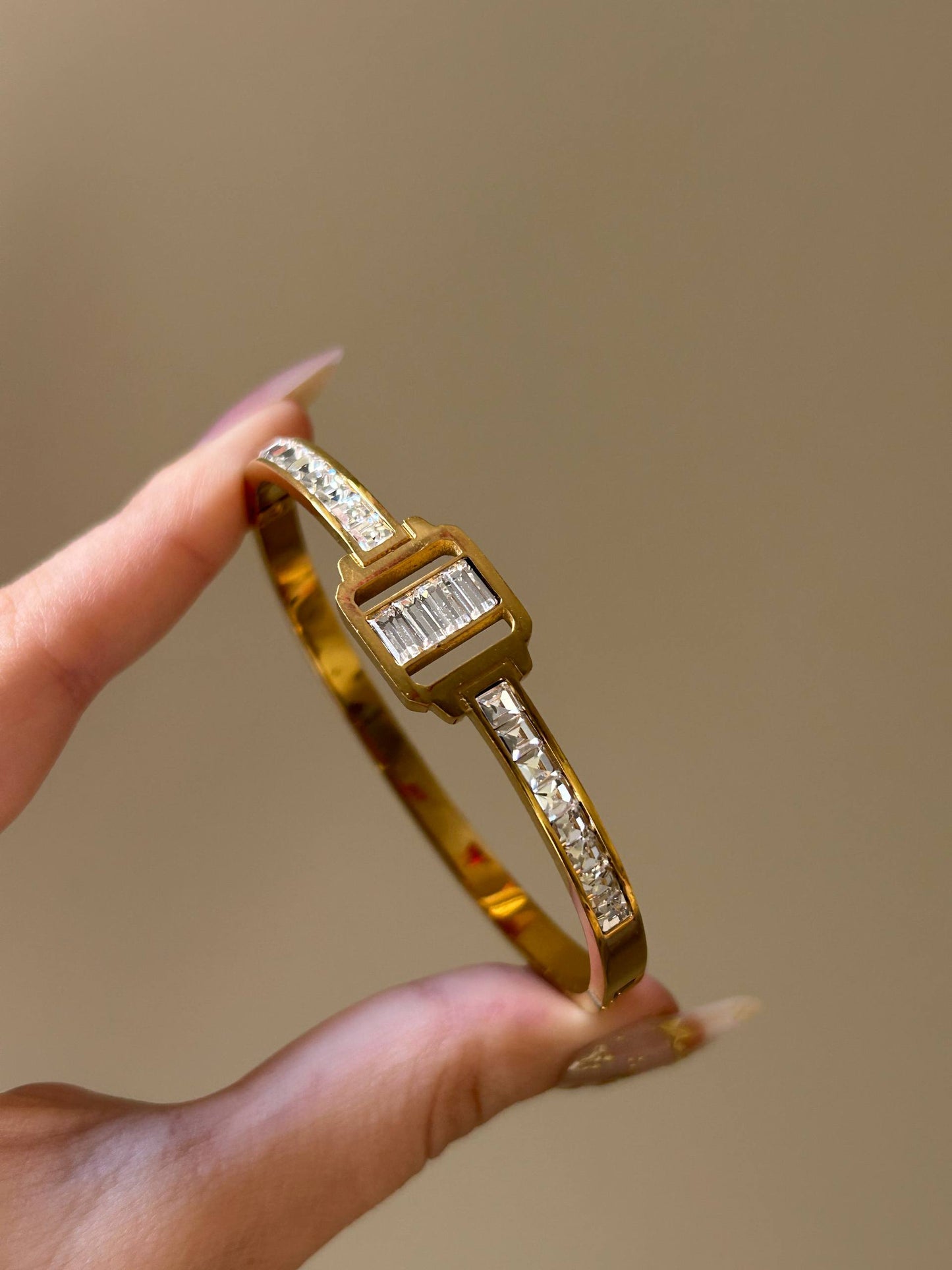 Regal Emerald-Cut Centerpiece Bangle