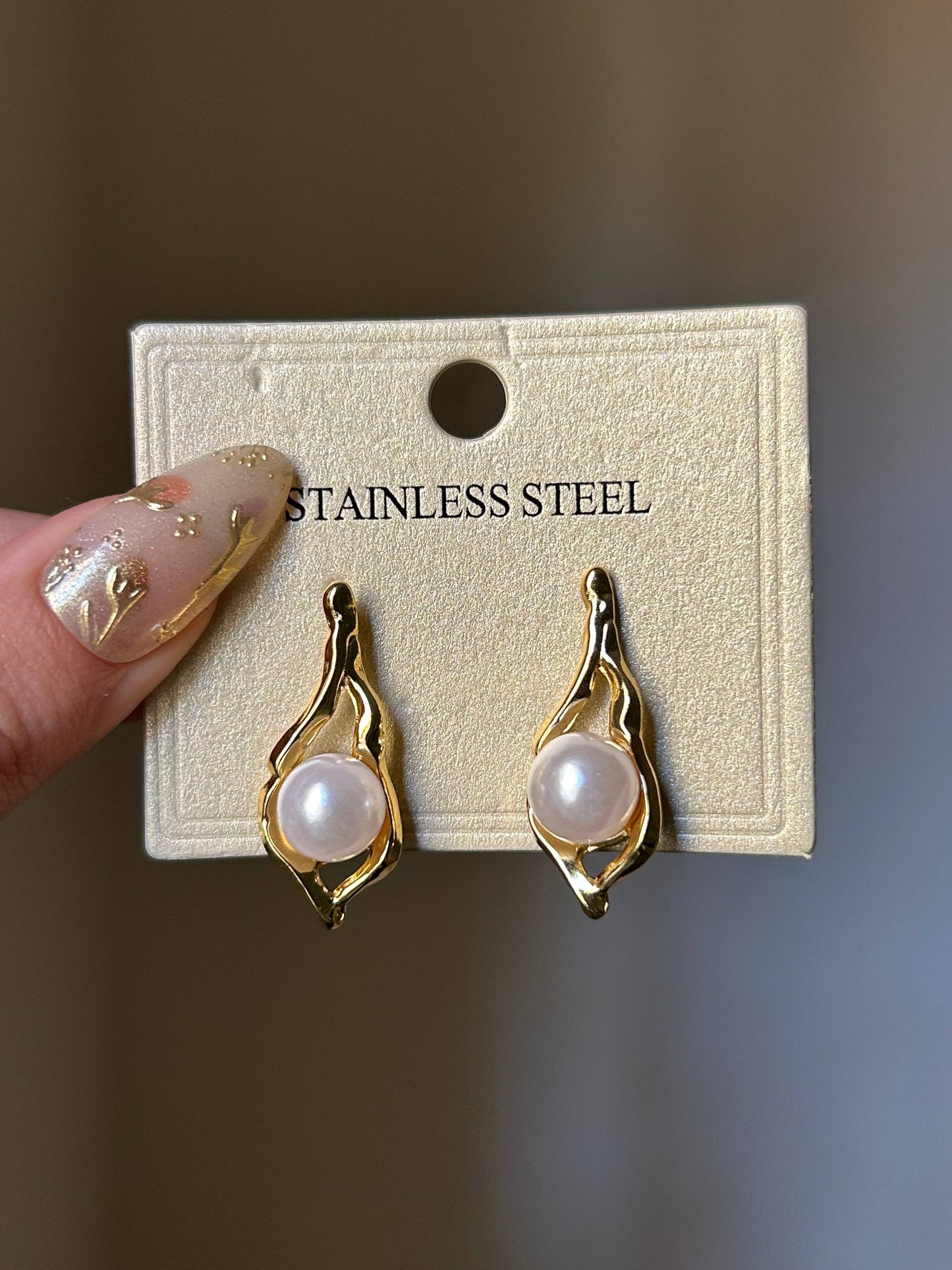 Elegant Pearl Nest Drops