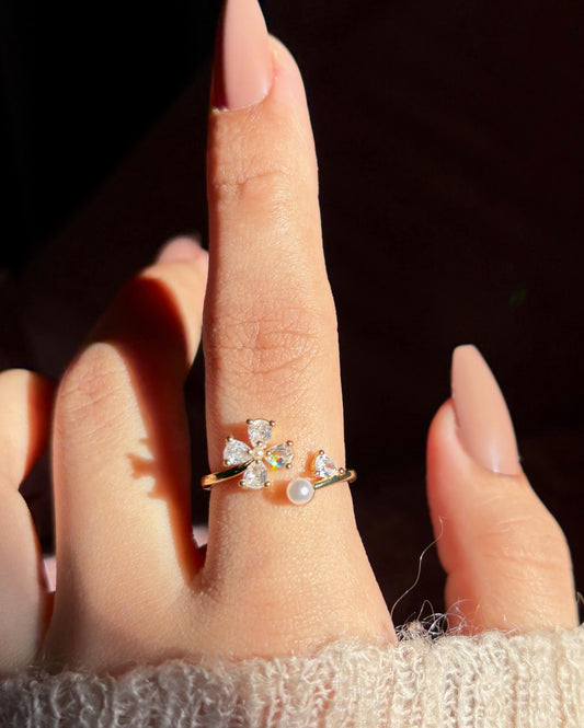 Clover Pearl Ring