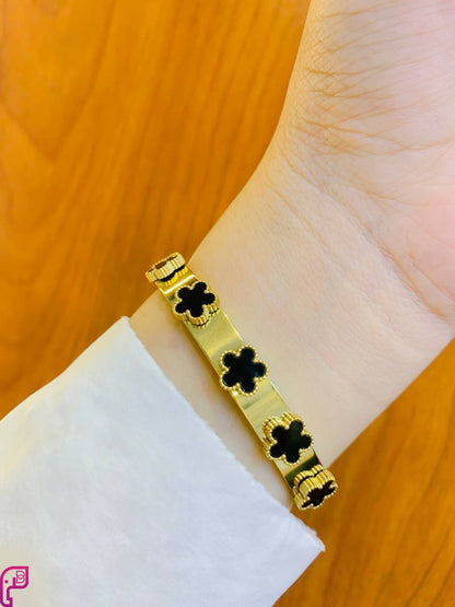 Clover Charm Bangle