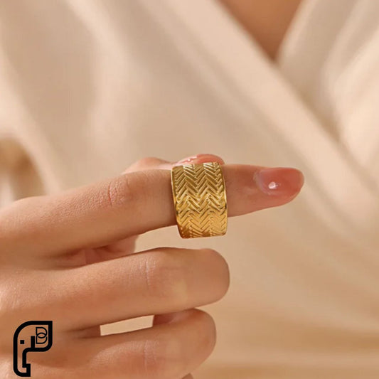 Chic Chevron Band Ring
