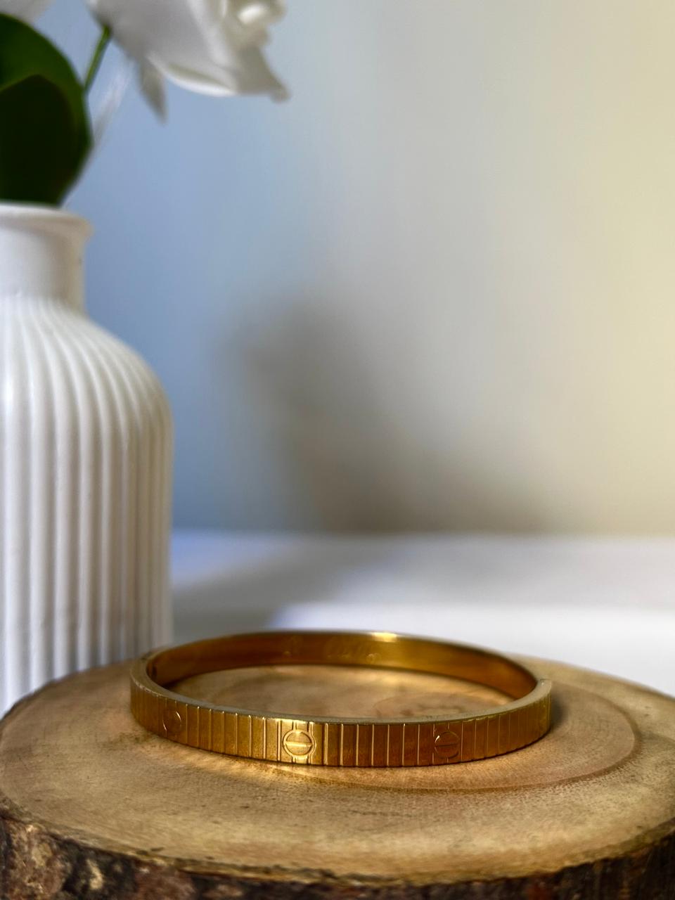 Golden Linear Luxe Bangle