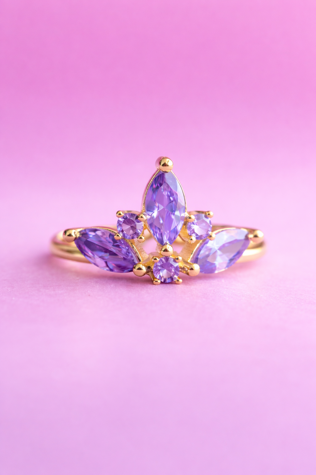 Simple rapunzel crown ring