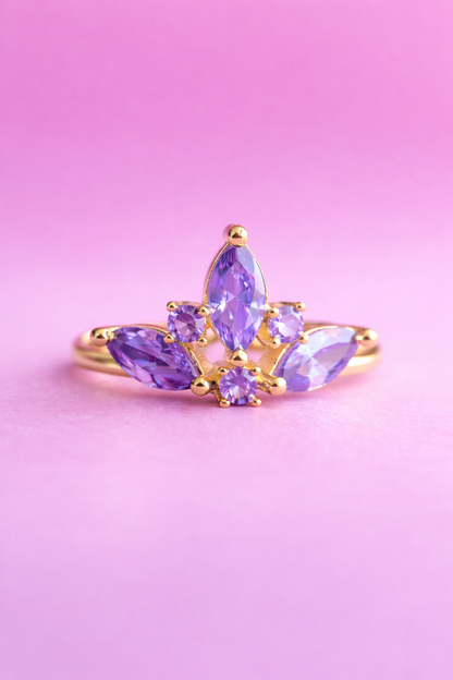Simple rapunzel crown ring