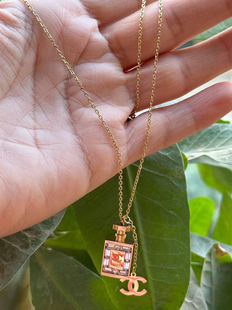 Chic Perfume Necklace