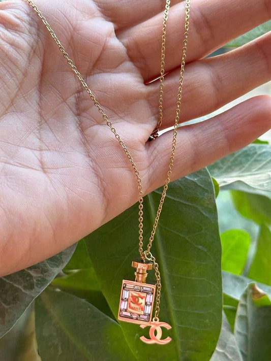 Chic Perfume Necklace