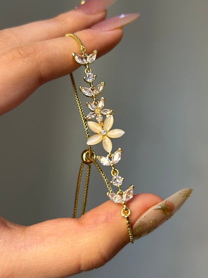 Golden Petal Crystal Vine