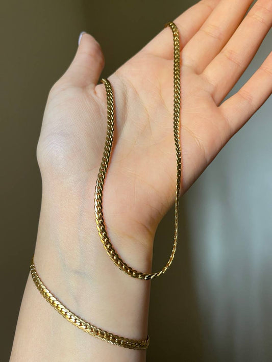 Two-Piece Golden Staples Set