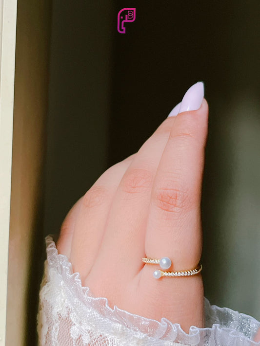 Dainty Pearl Swirl Ring