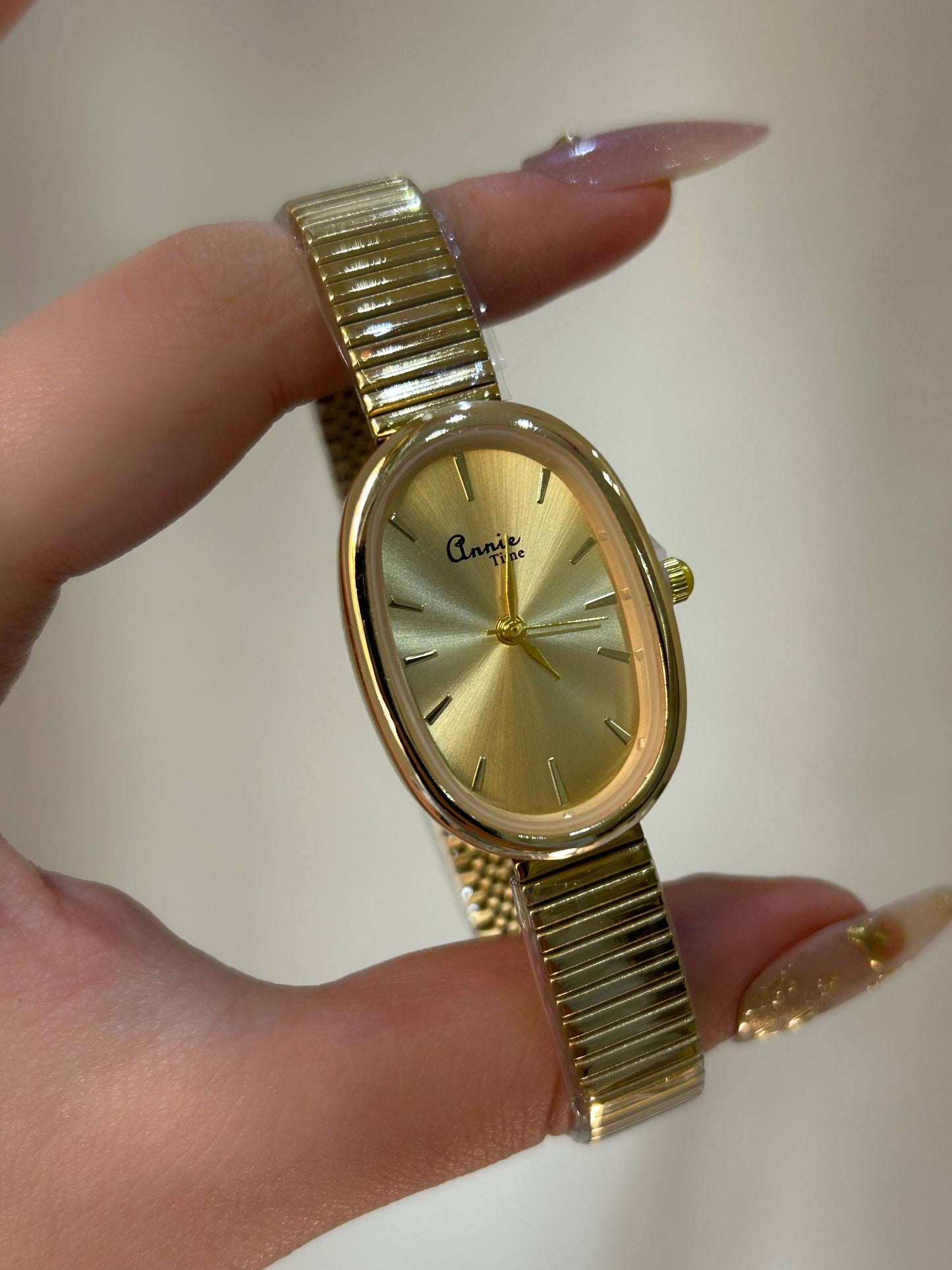 Vintage Oval Charm Watch