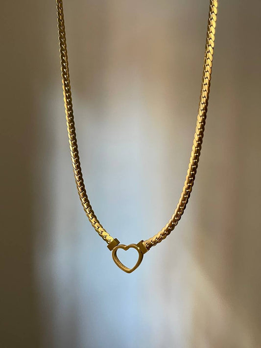 Heart Clasp Snake Necklace