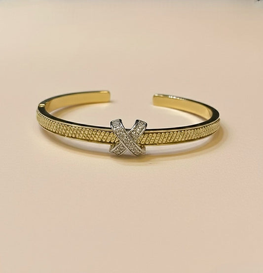 Vintage Ribbon Cross Bangle
