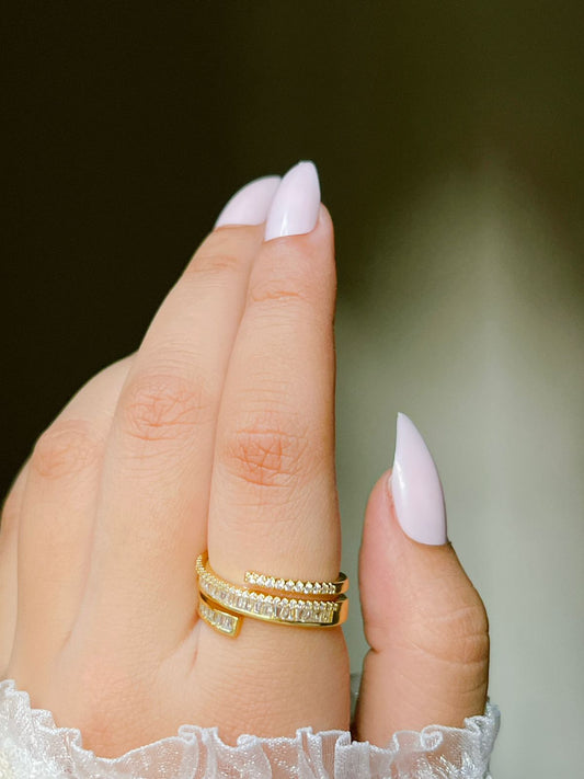 Sparkling Spiral Ring