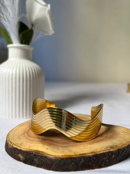 Geometric Wave Statement Cuff