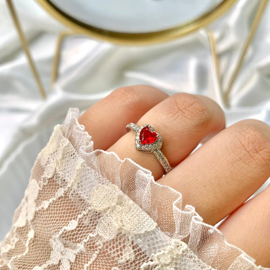 Dazzling Heart Ring