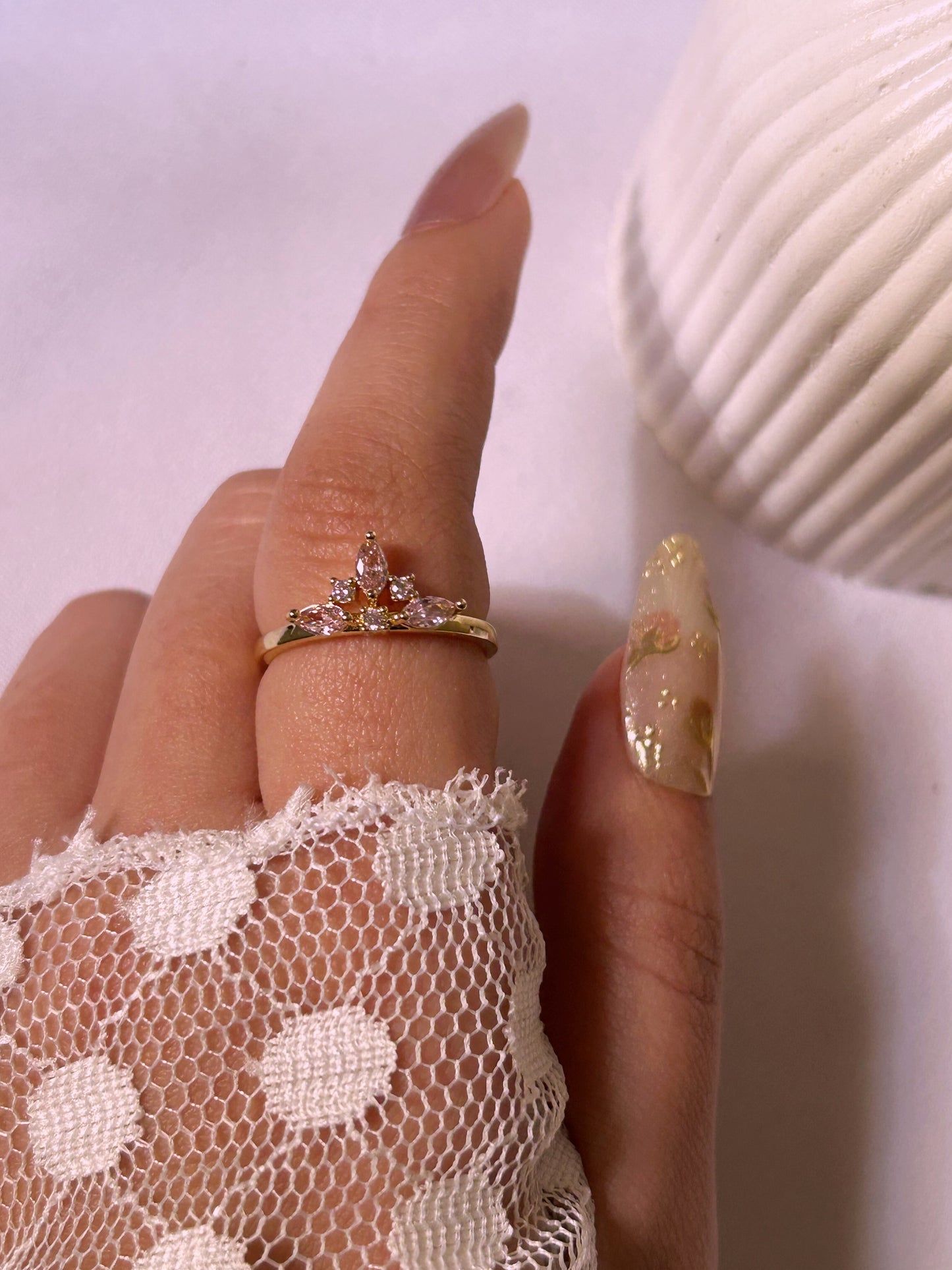 Simple rapunzel crown ring