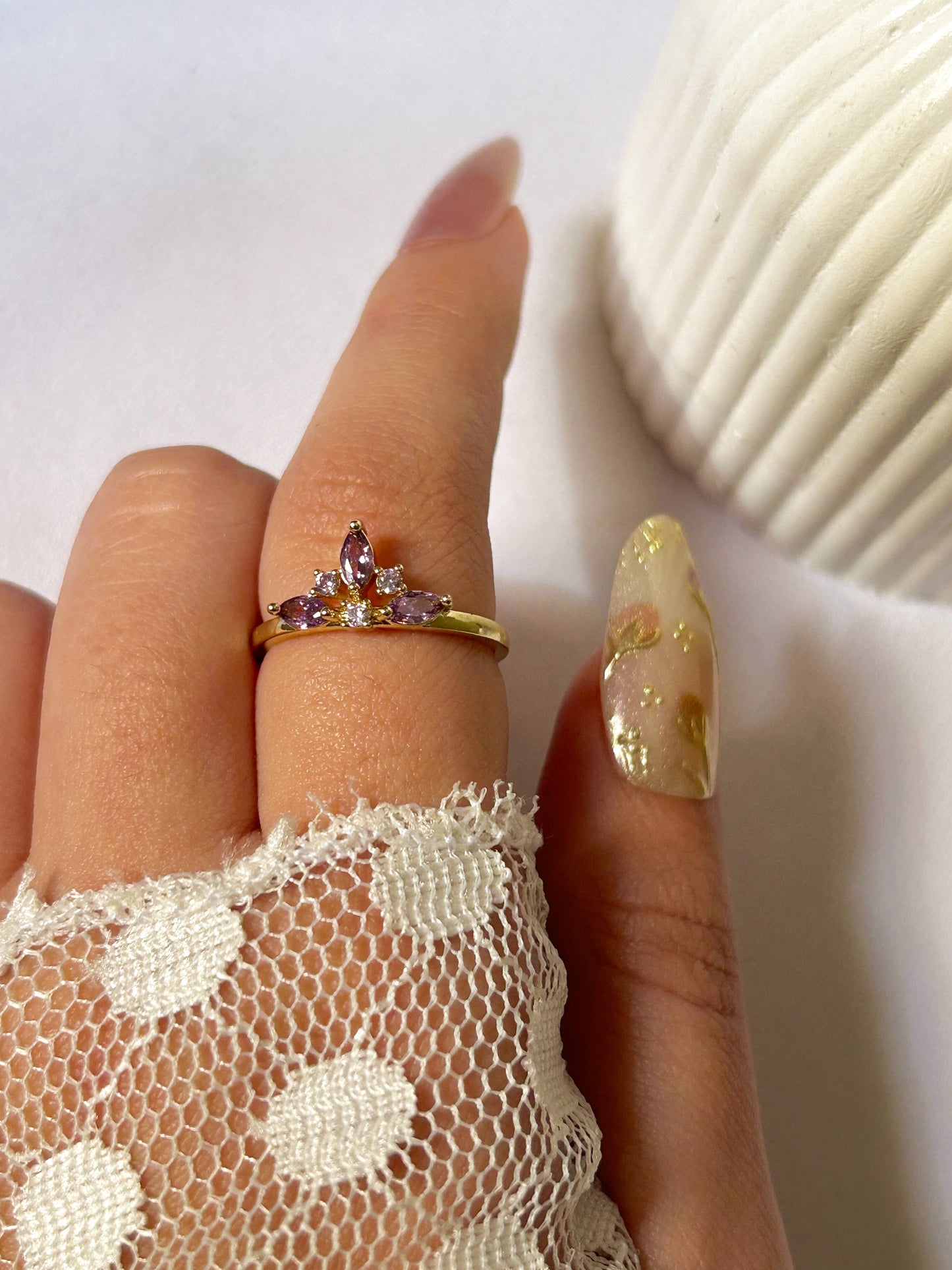 Simple rapunzel crown ring
