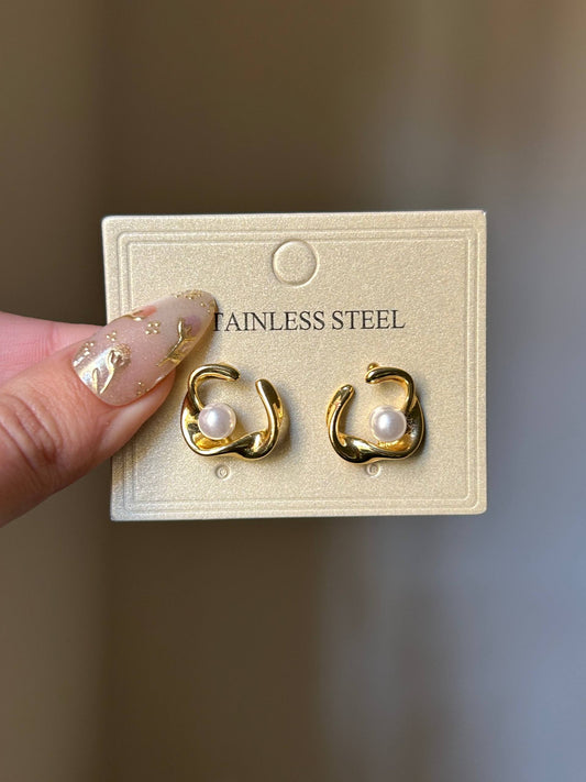 Graceful Pearl Curve Studs