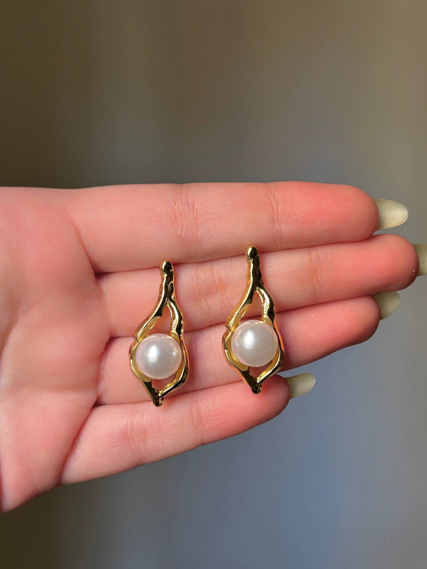Elegant Pearl Nest Drops