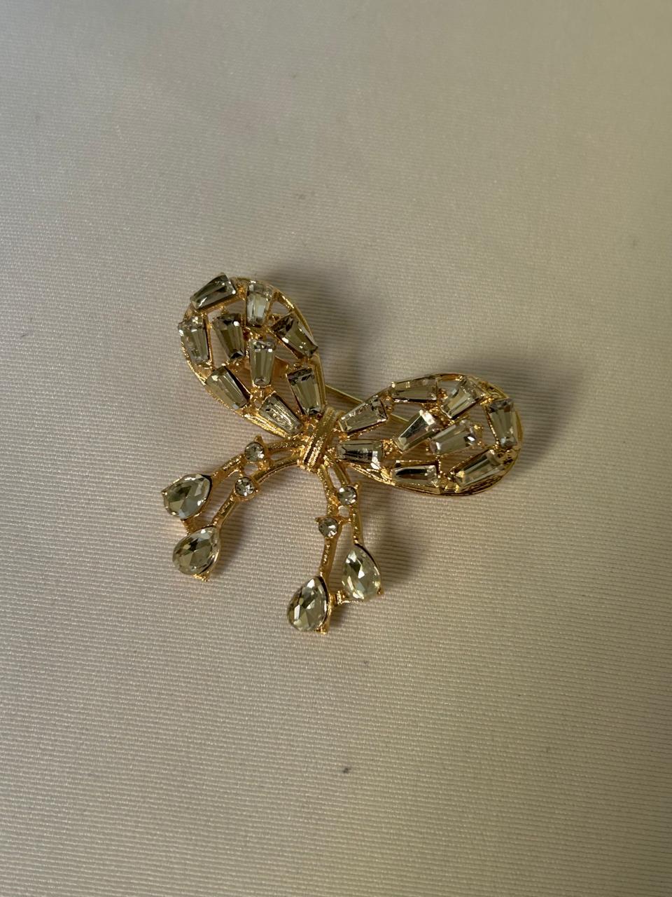 Sparkle Bow Dangle Brooch