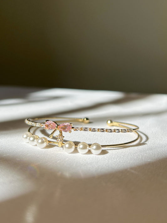 Radiant Bow Pearl Bangle