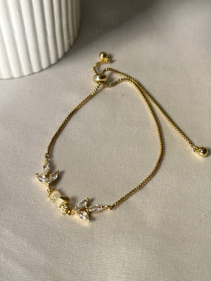 Sparkling Leaf Marquise Bracelet