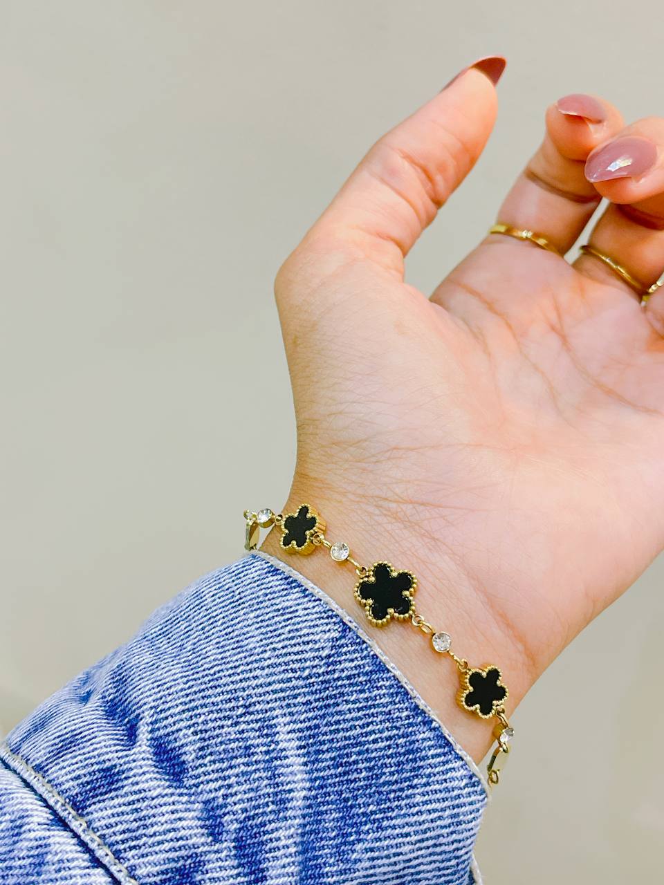 Midnight Clover Crystal Bracelet