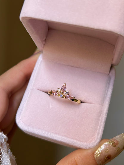 Simple rapunzel crown ring