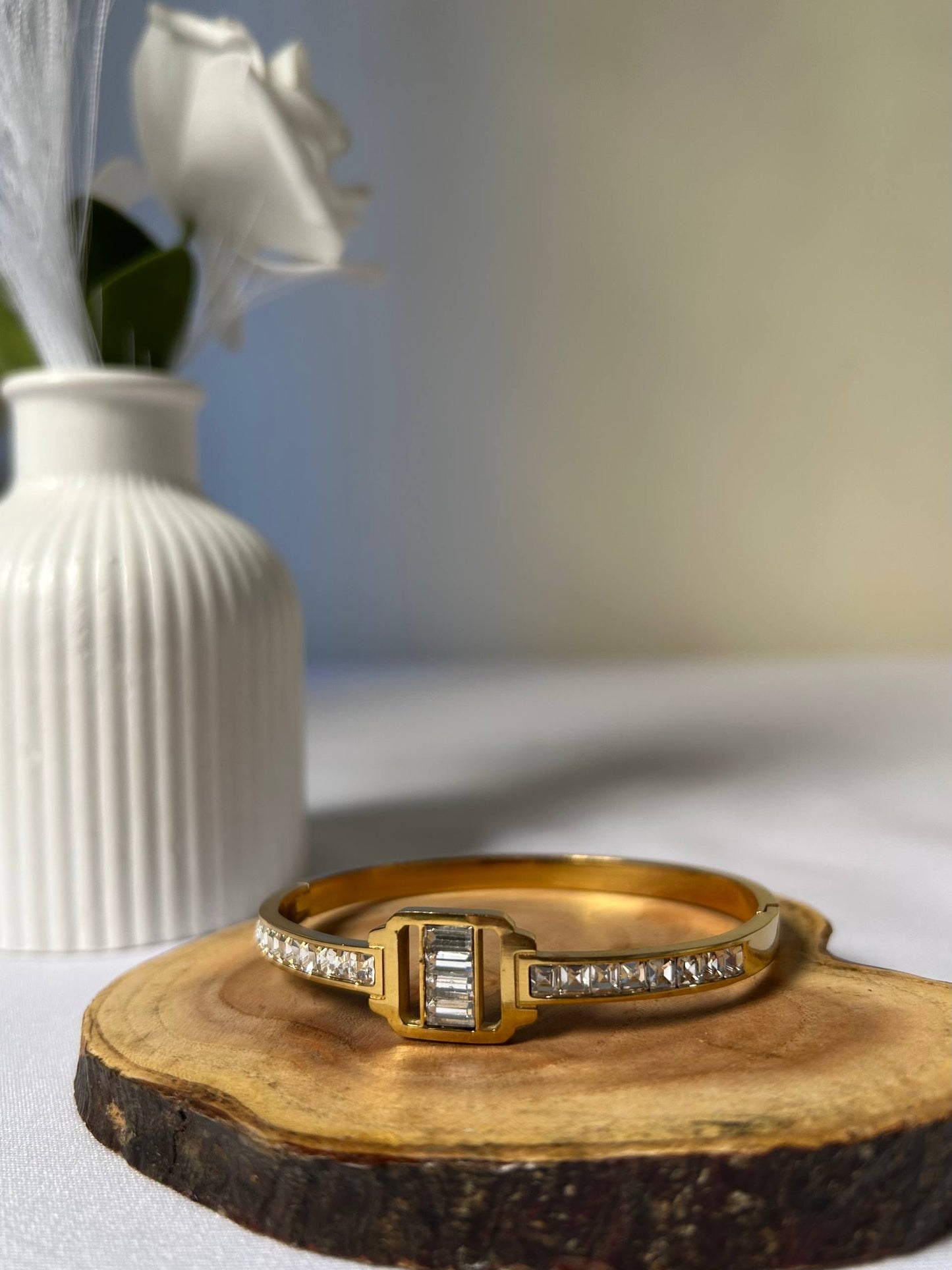 Regal Emerald-Cut Centerpiece Bangle