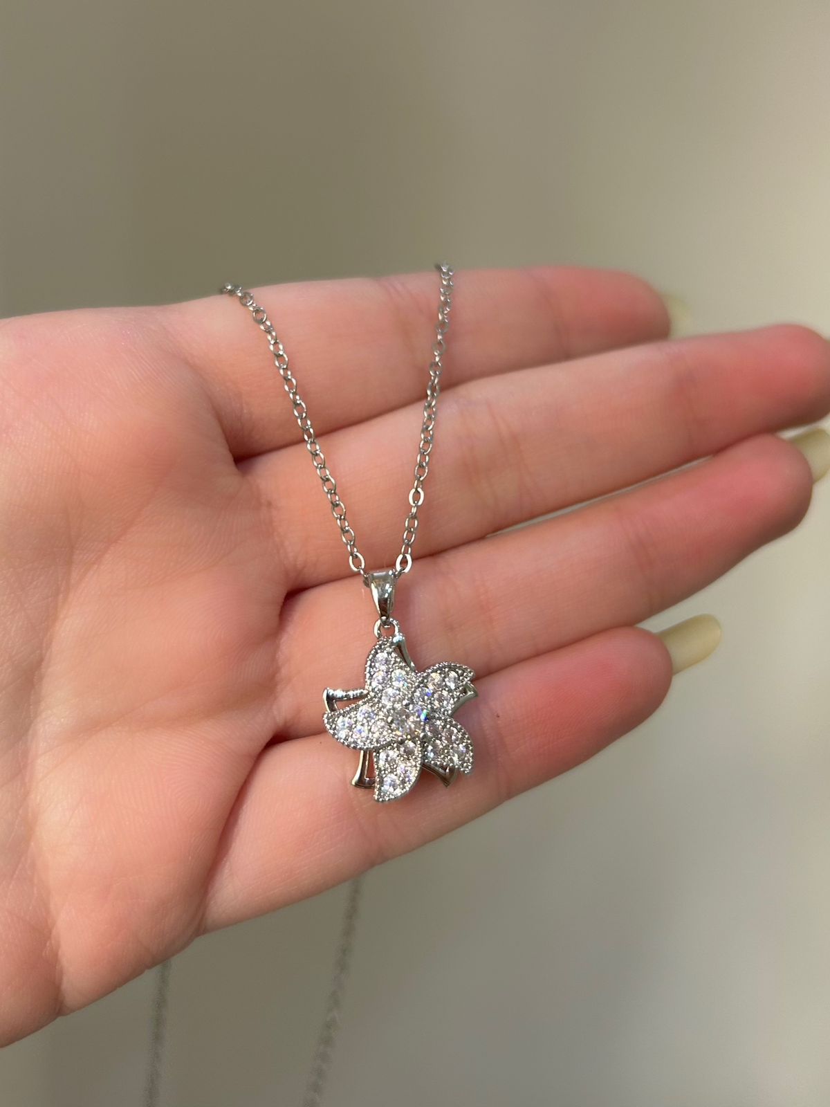 Spinning Crystal Bloom Necklace