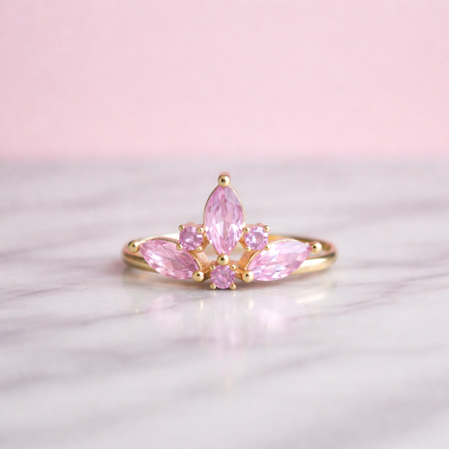 Simple rapunzel crown ring